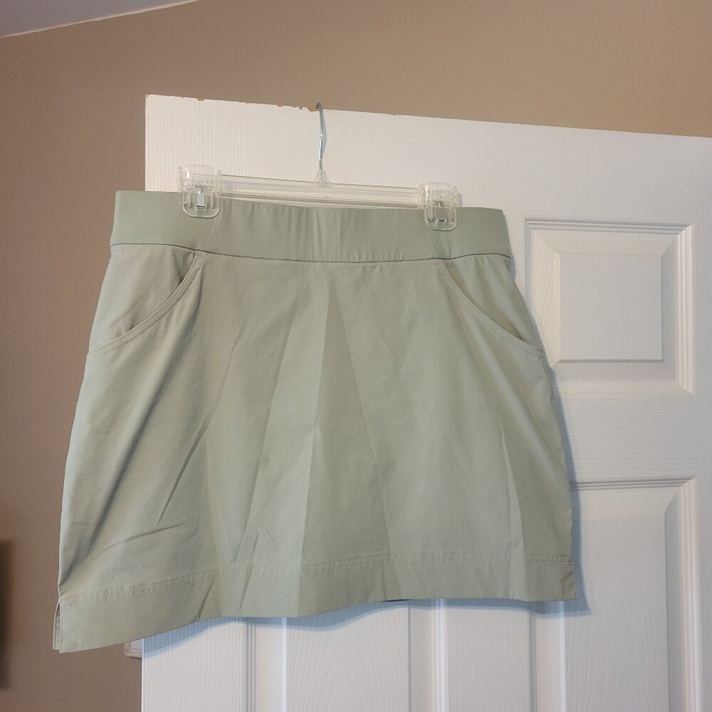 Columbia Seafoam Green Skort